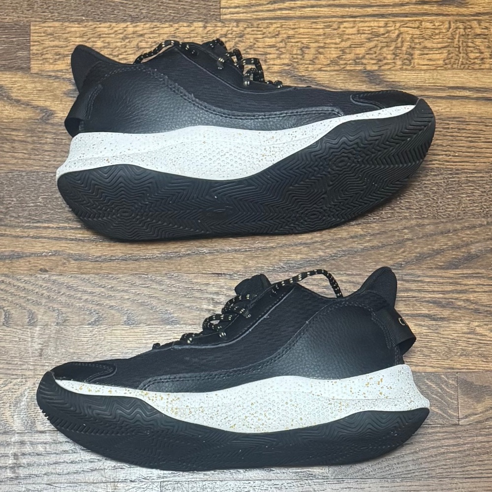 62. Under Armour Curry 3Z7 Basketball Shoes